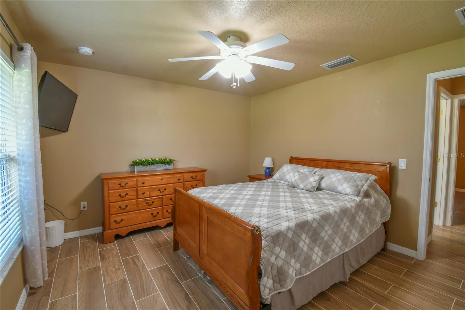 Image 39 of 87 For 15305 Shady Lane