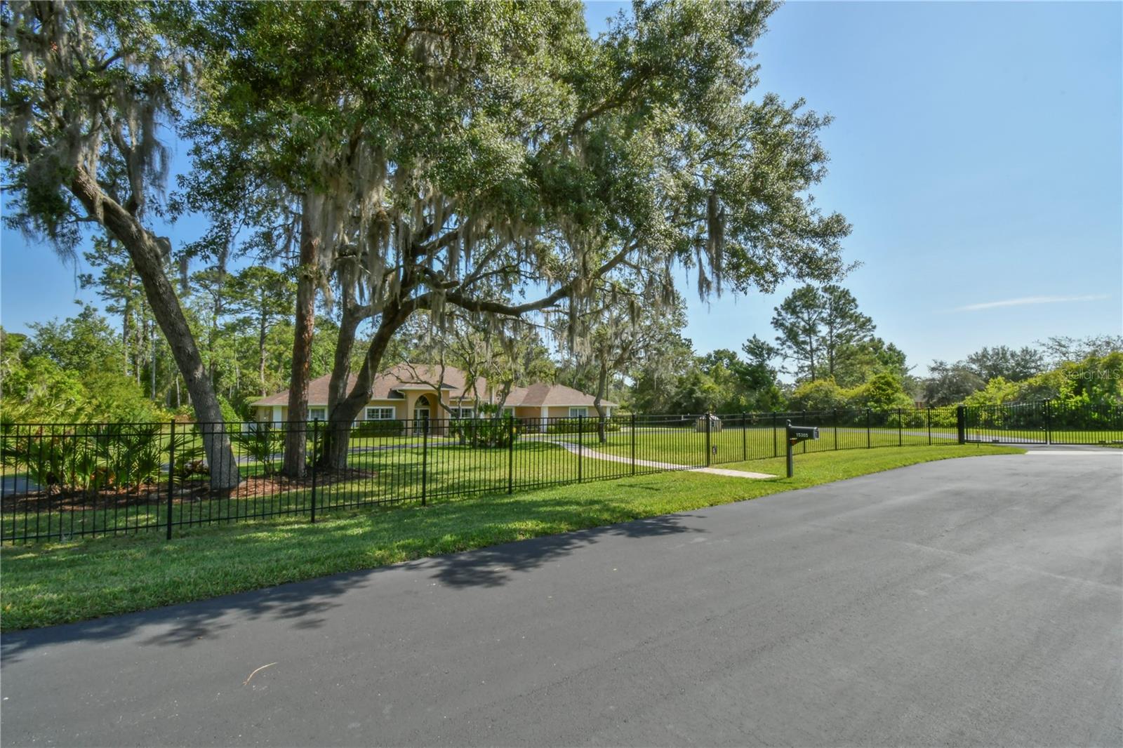 Image 54 of 87 For 15305 Shady Lane