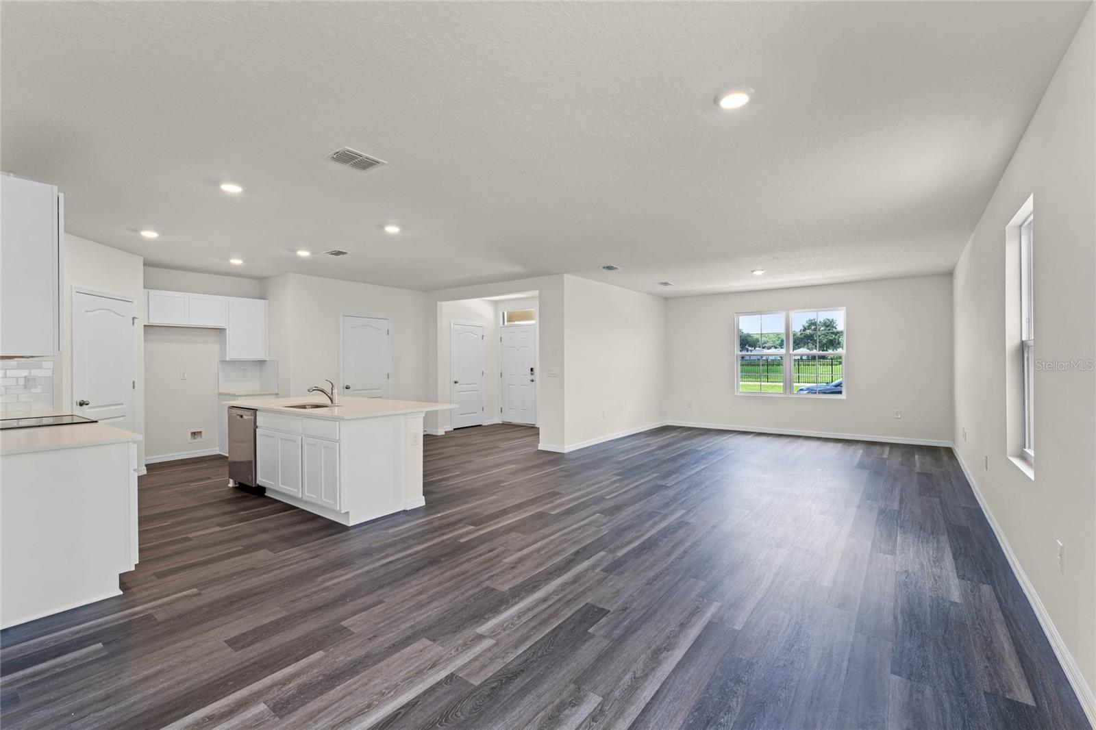 Image 13 of 36 For 5217 Marshelder Street