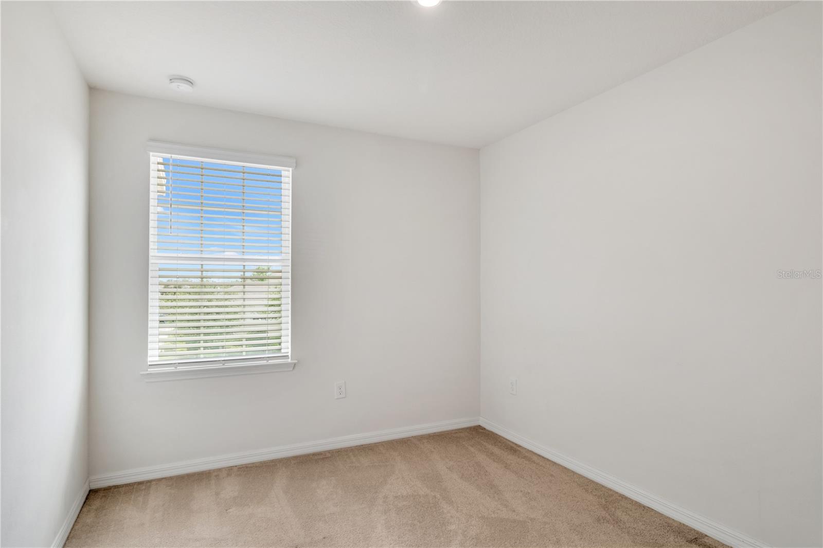 Image 11 of 13 For 2029 Crystal Bell Street