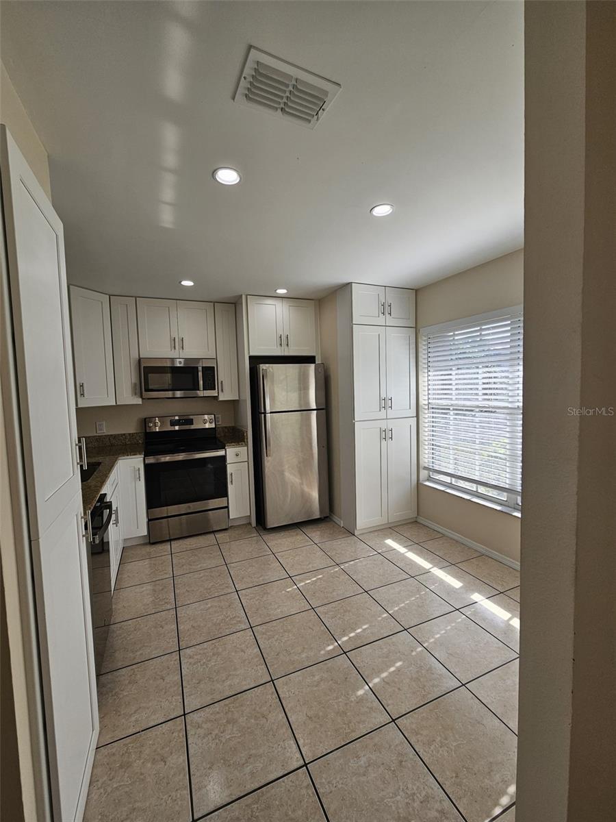 Image 4 of 32 For 14667 Laguna Beach Circle
