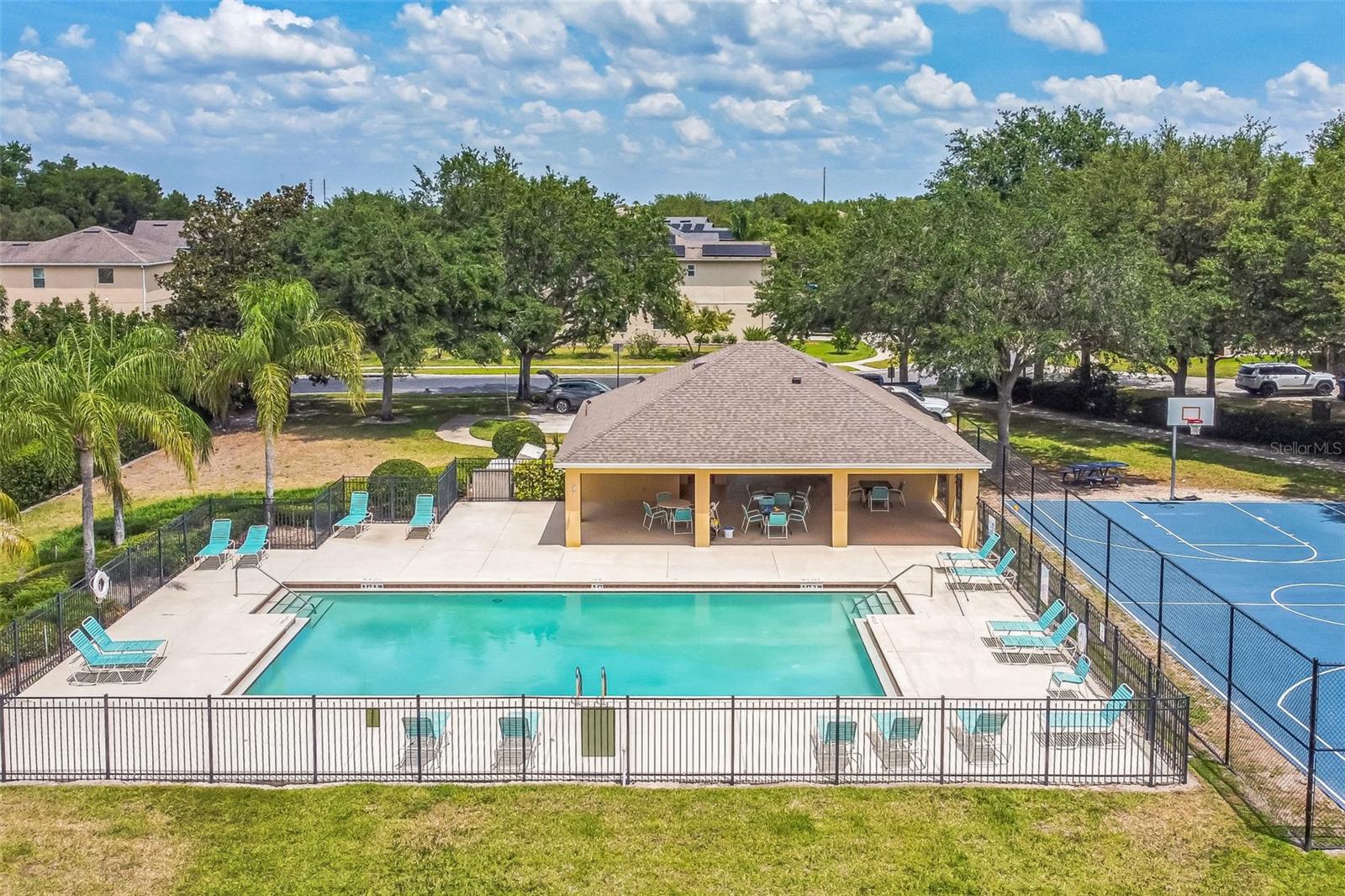 Image 43 of 53 For 807 Ayden Oak Lane