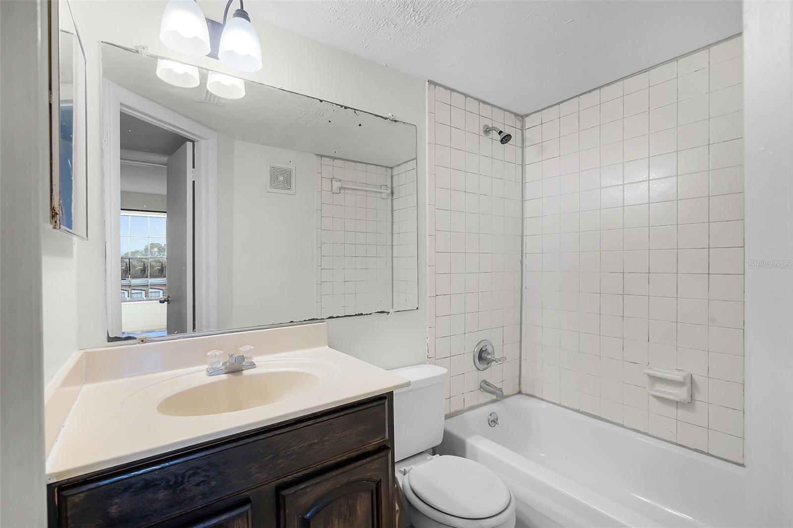 Image 12 of 22 For 6095 Village Circle 6095
