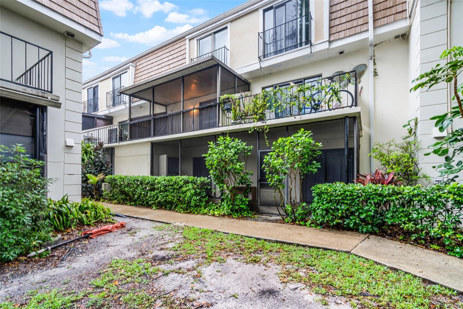Image 20 of 22 For 6095 Village Circle 6095