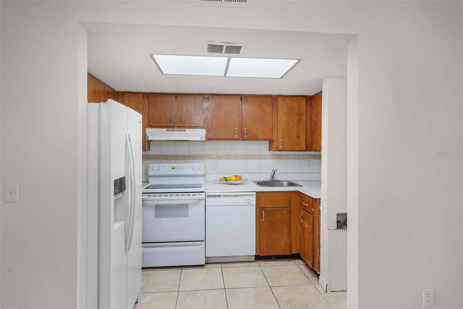 Image 8 of 22 For 6095 Village Circle 6095