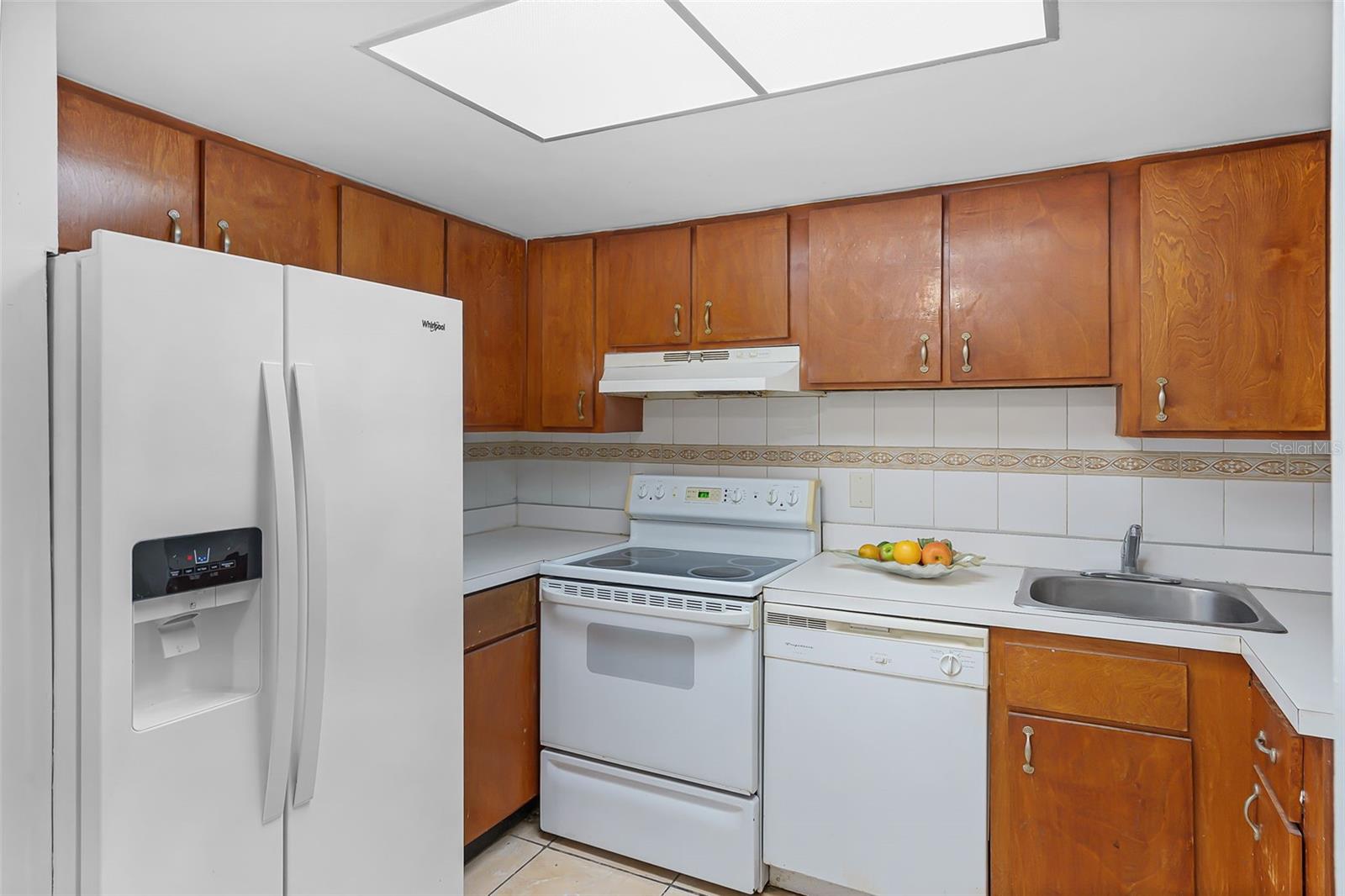 Image 9 of 22 For 6095 Village Circle 6095