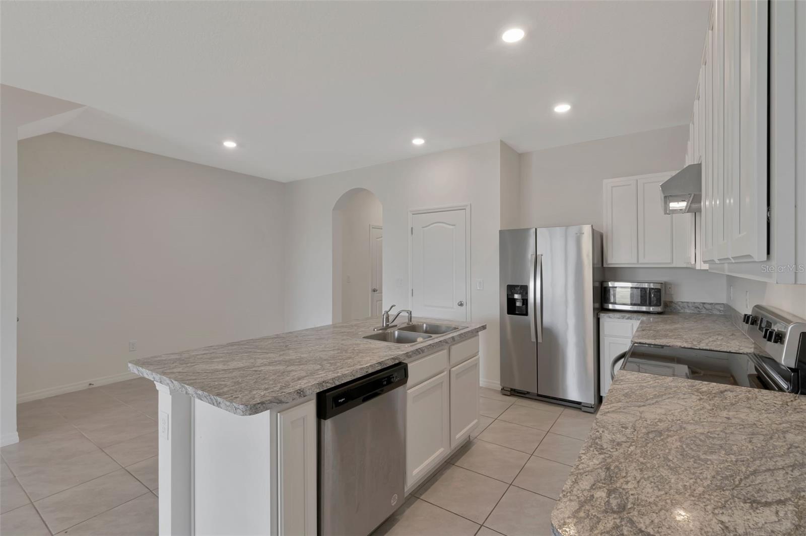 Image 11 of 39 For 1089 Blue Jay Drive