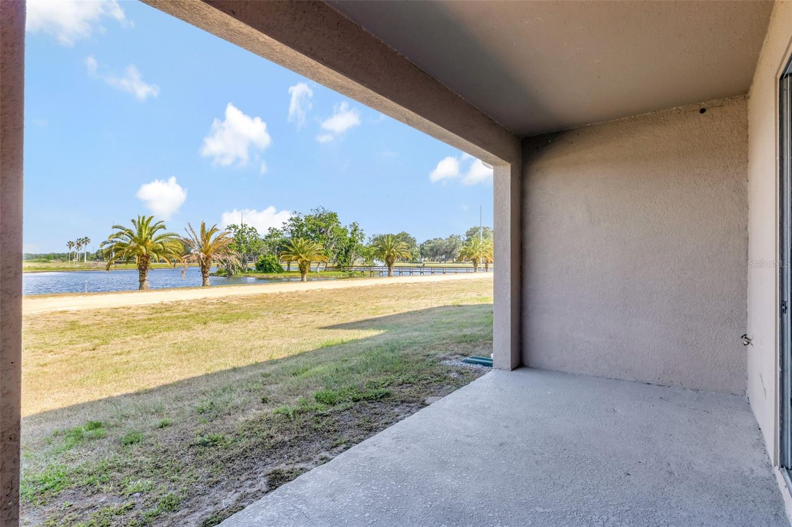 Image 15 of 39 For 1089 Blue Jay Drive