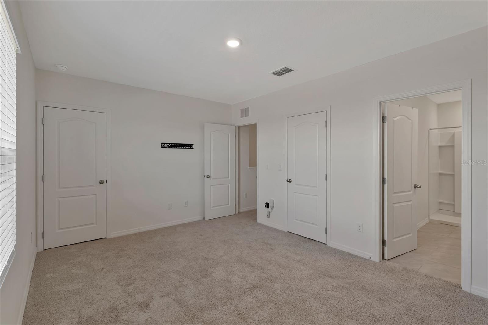 Image 19 of 39 For 1089 Blue Jay Drive