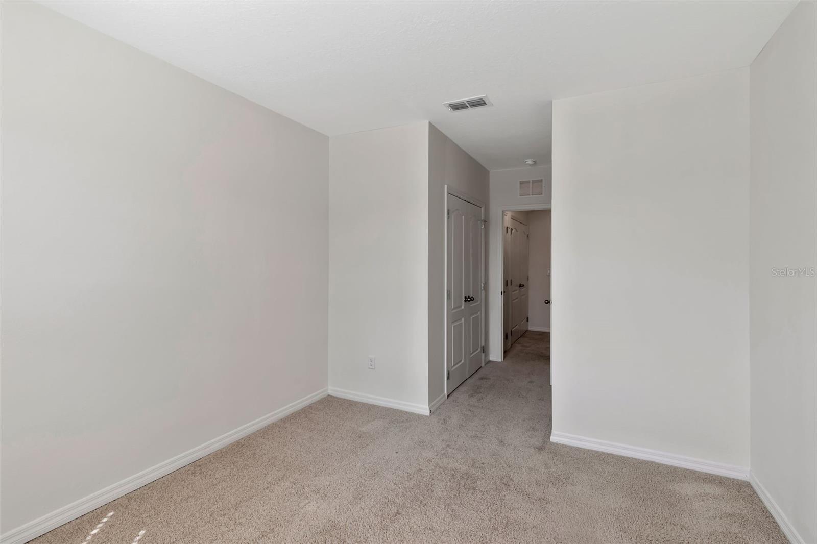 Image 21 of 39 For 1089 Blue Jay Drive