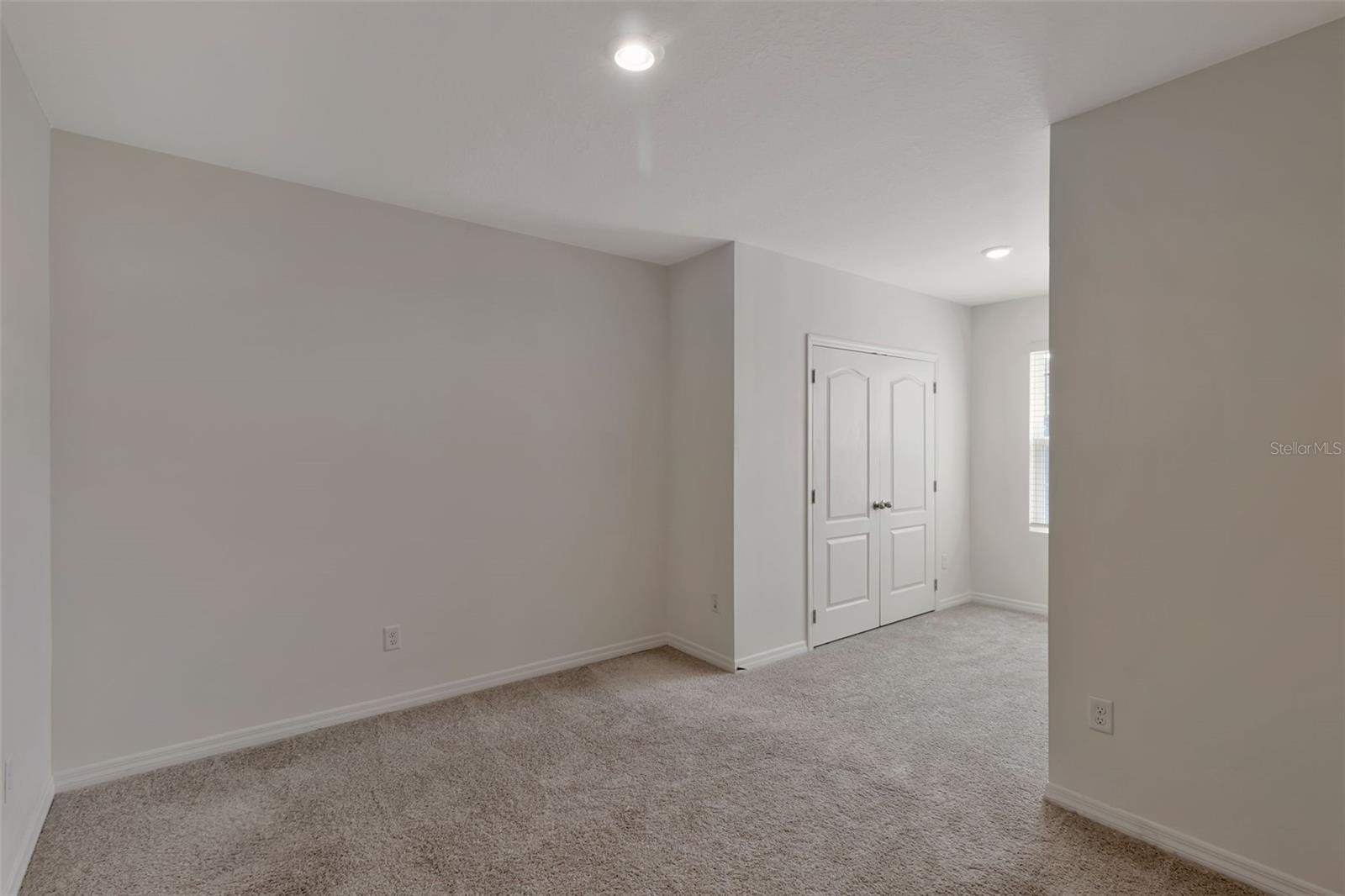 Image 22 of 39 For 1089 Blue Jay Drive