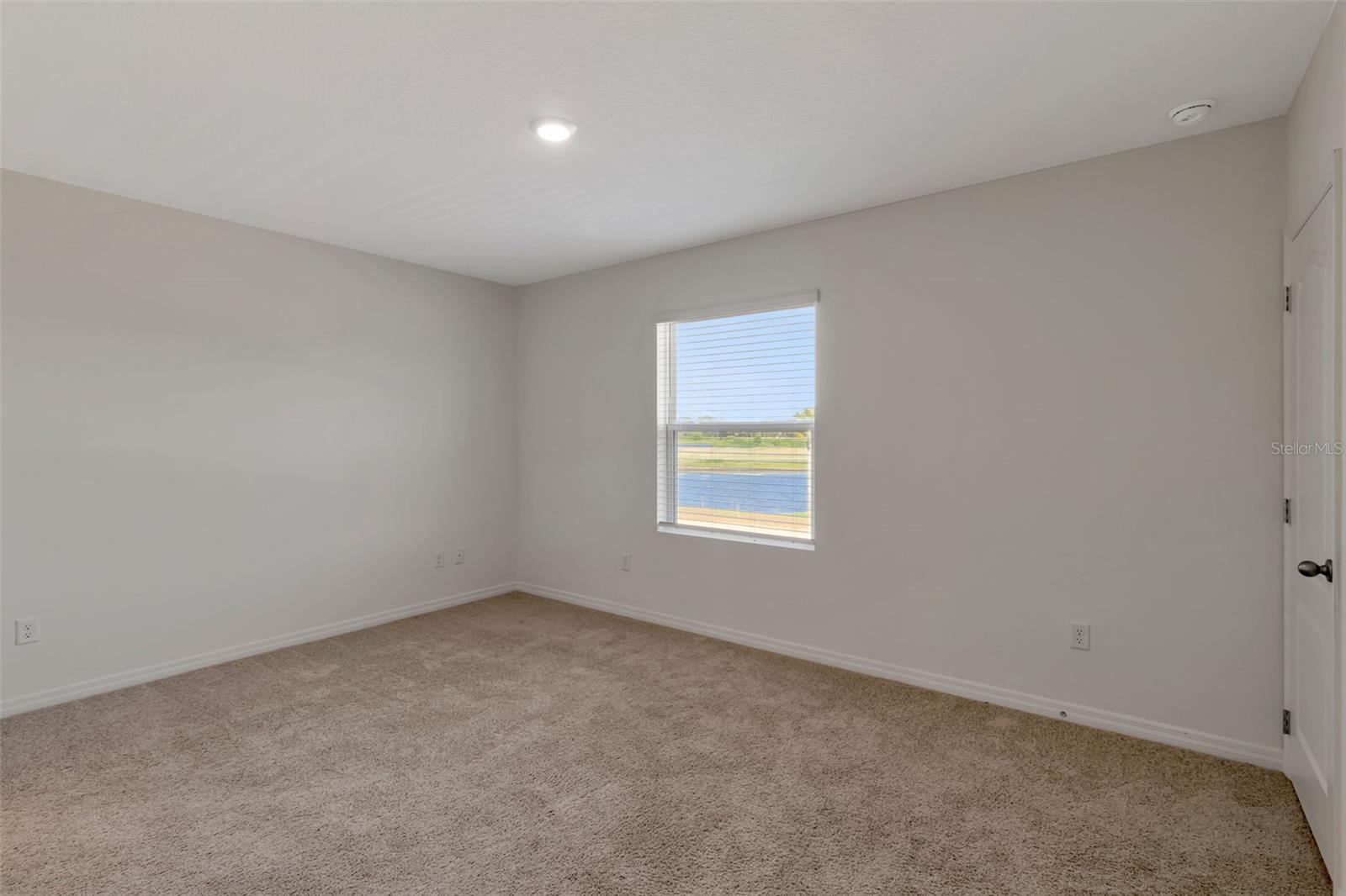 Image 25 of 39 For 1089 Blue Jay Drive