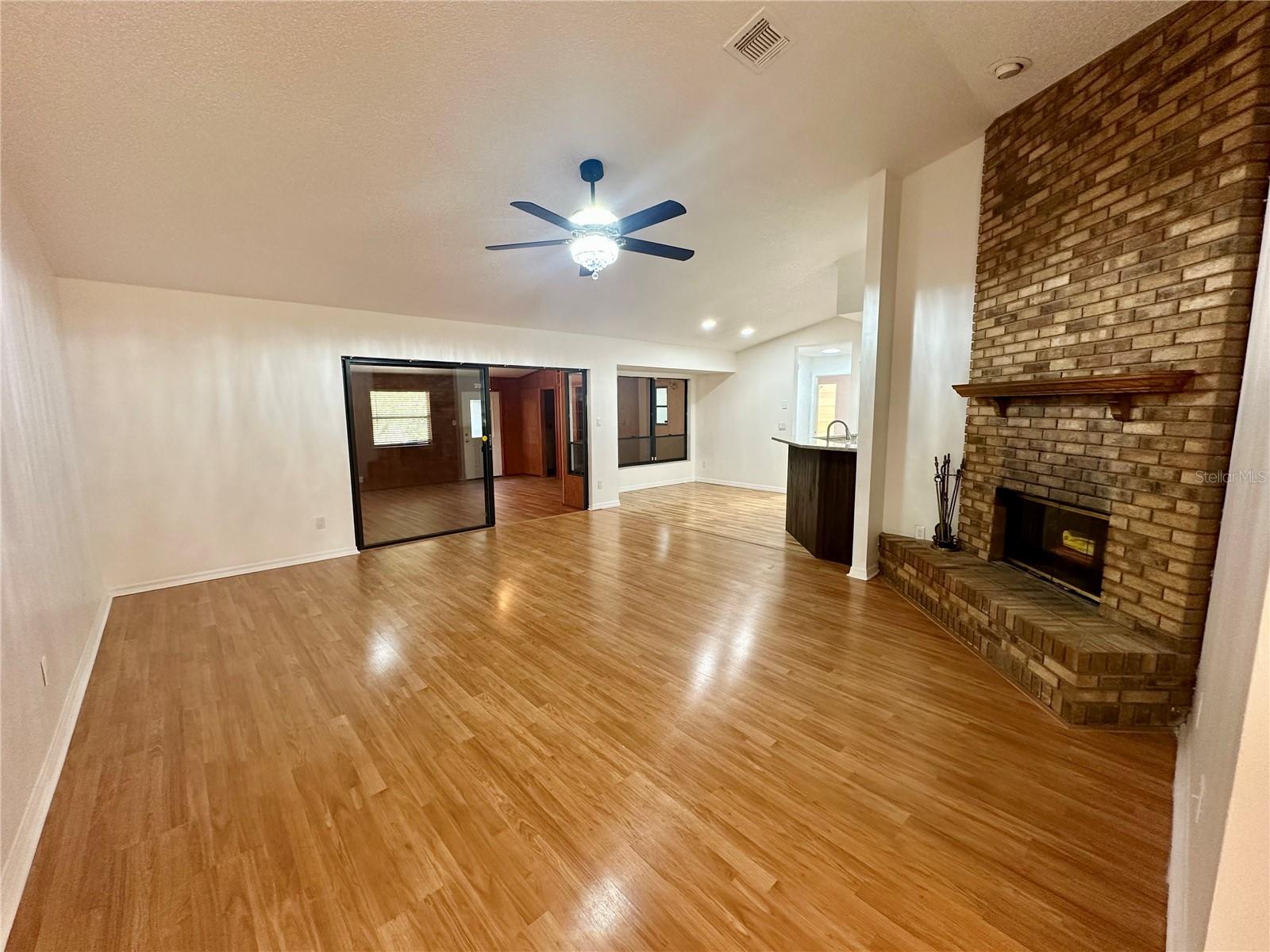 Image 10 of 34 For 1906 Long Pond Drive