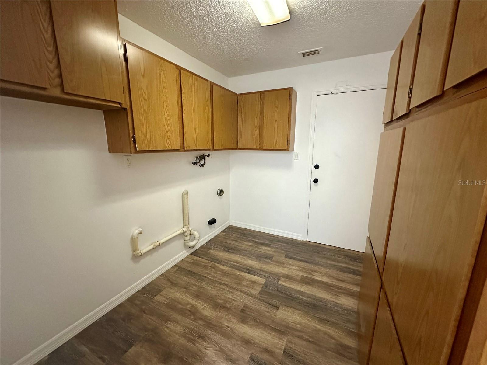 Image 30 of 34 For 1906 Long Pond Drive