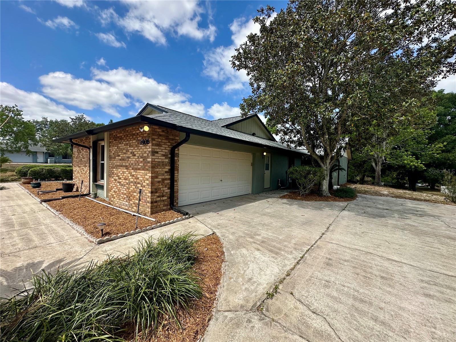 Image 4 of 34 For 1906 Long Pond Drive