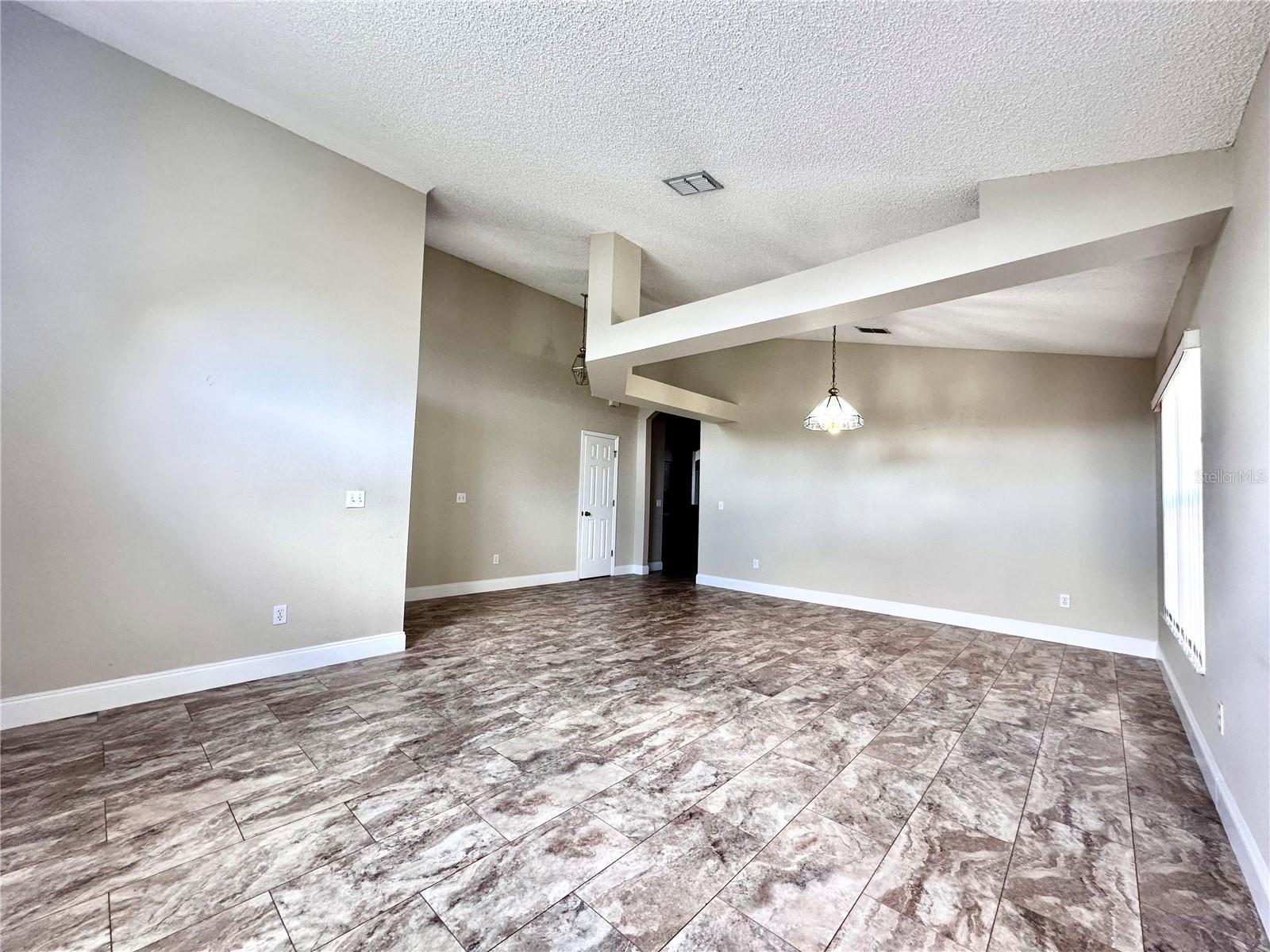 Image 3 of 37 For 128 Brushcreek Drive