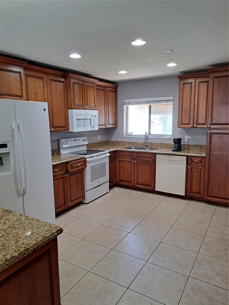 Image 5 of 15 For 5005 Lindsay Court