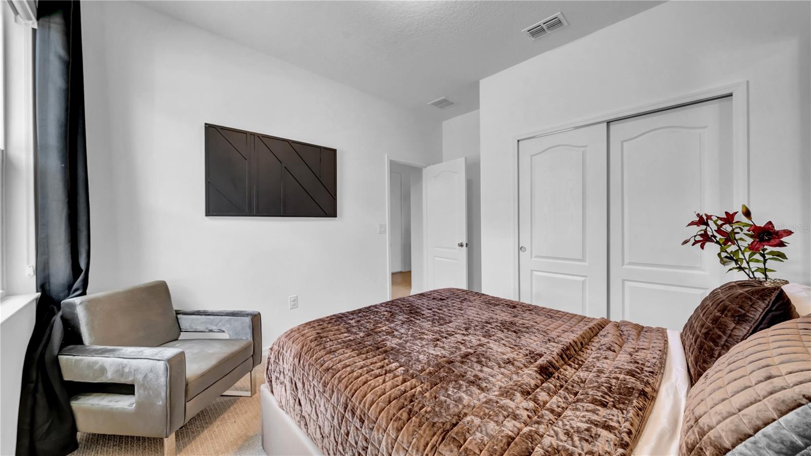 Image 30 of 40 For 415 Overpool Avenue