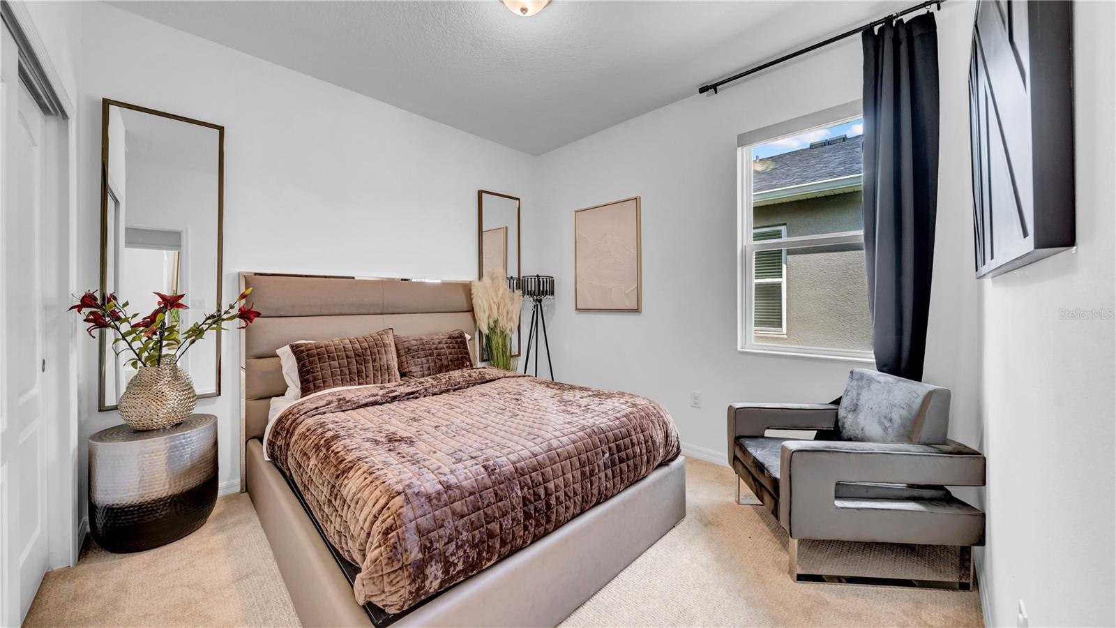 Image 31 of 40 For 415 Overpool Avenue