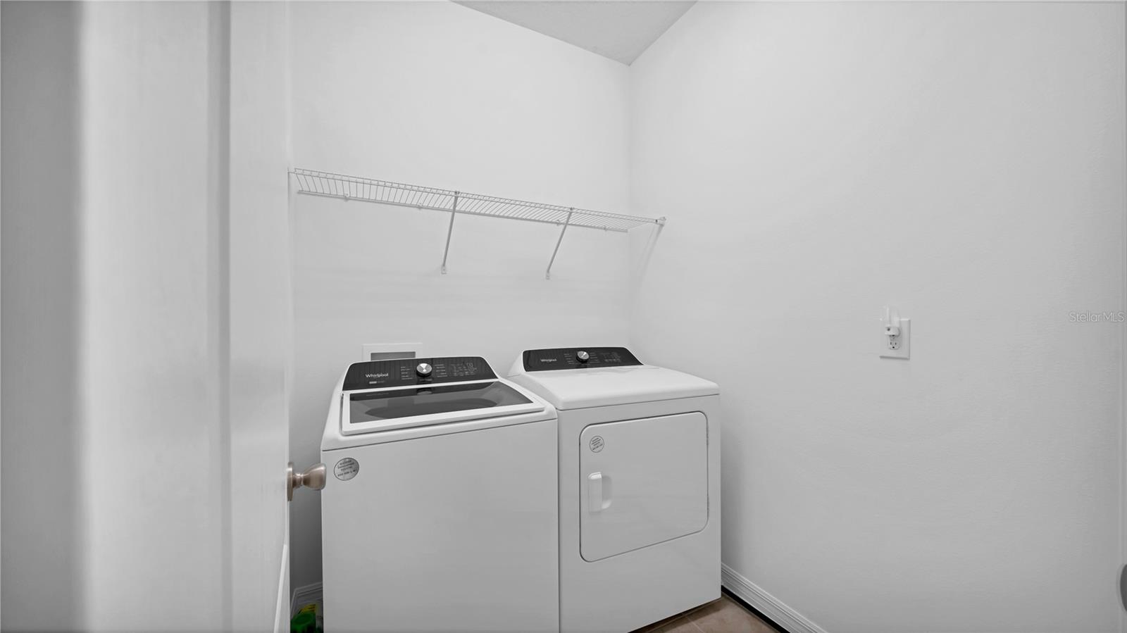 Image 34 of 40 For 415 Overpool Avenue