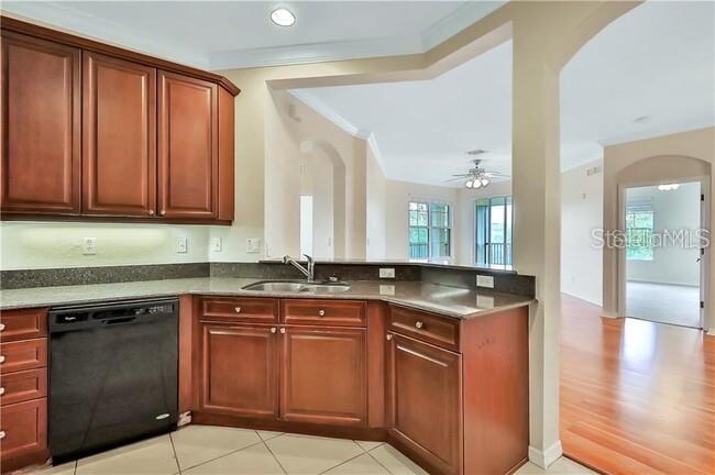 Image 7 of 22 For 11565 Mizzon Drive 828