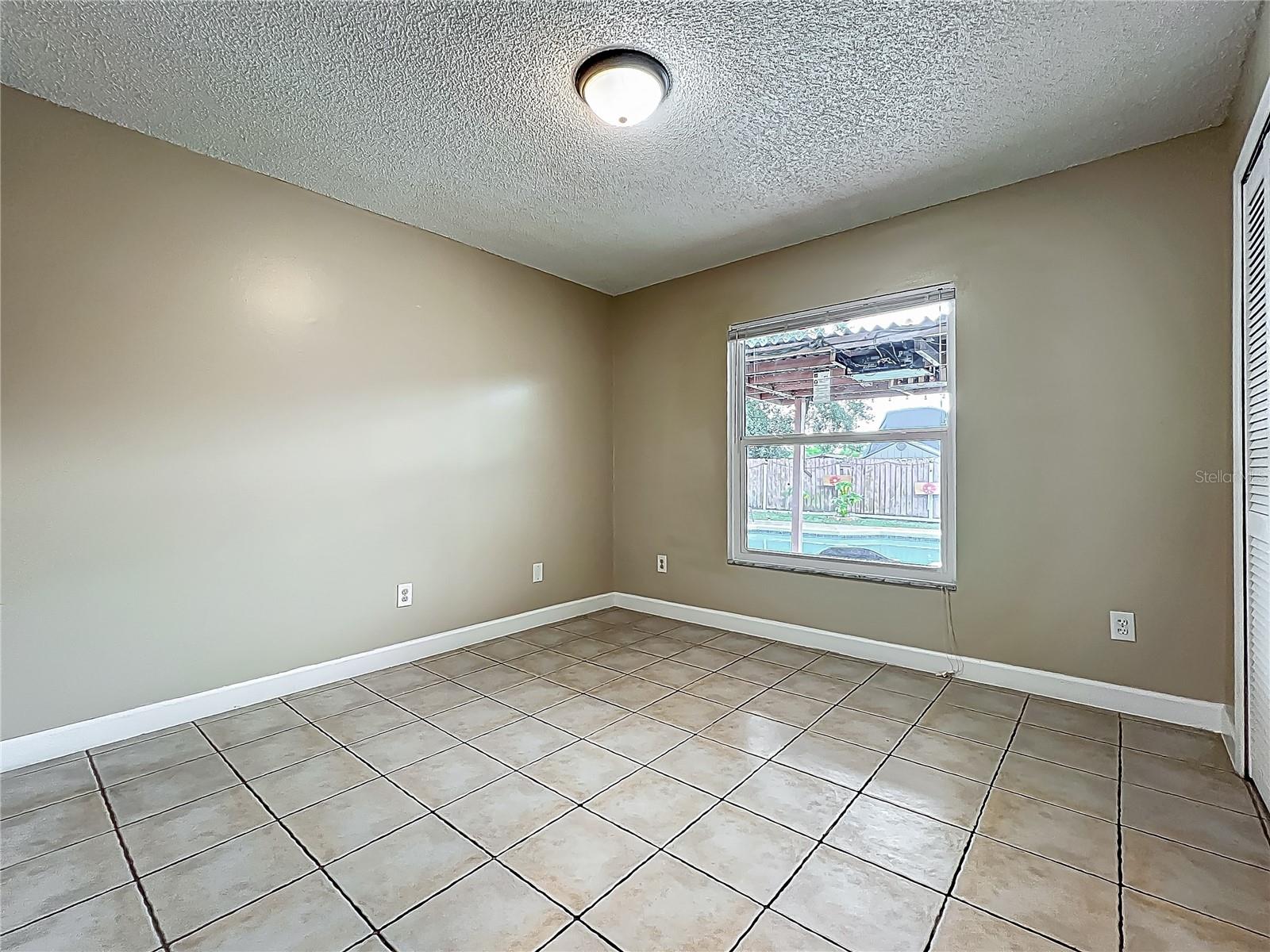 Image 19 of 72 For 898 Hendry Drive