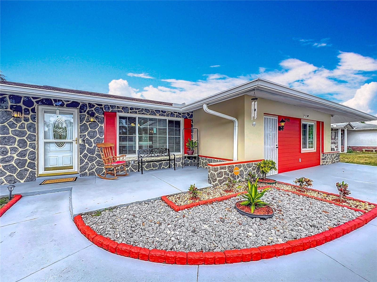 Image 2 of 72 For 898 Hendry Drive