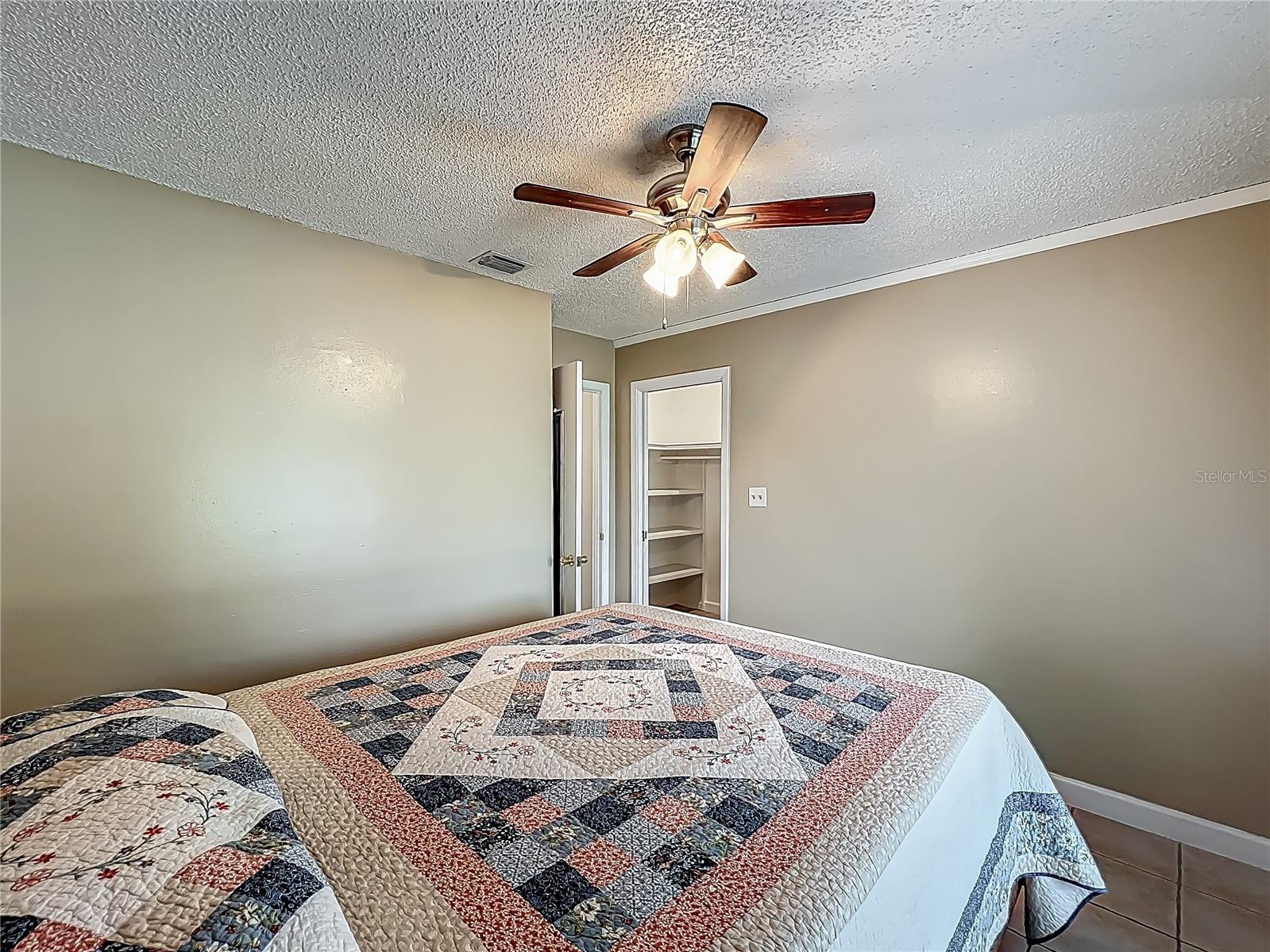 Image 21 of 72 For 898 Hendry Drive