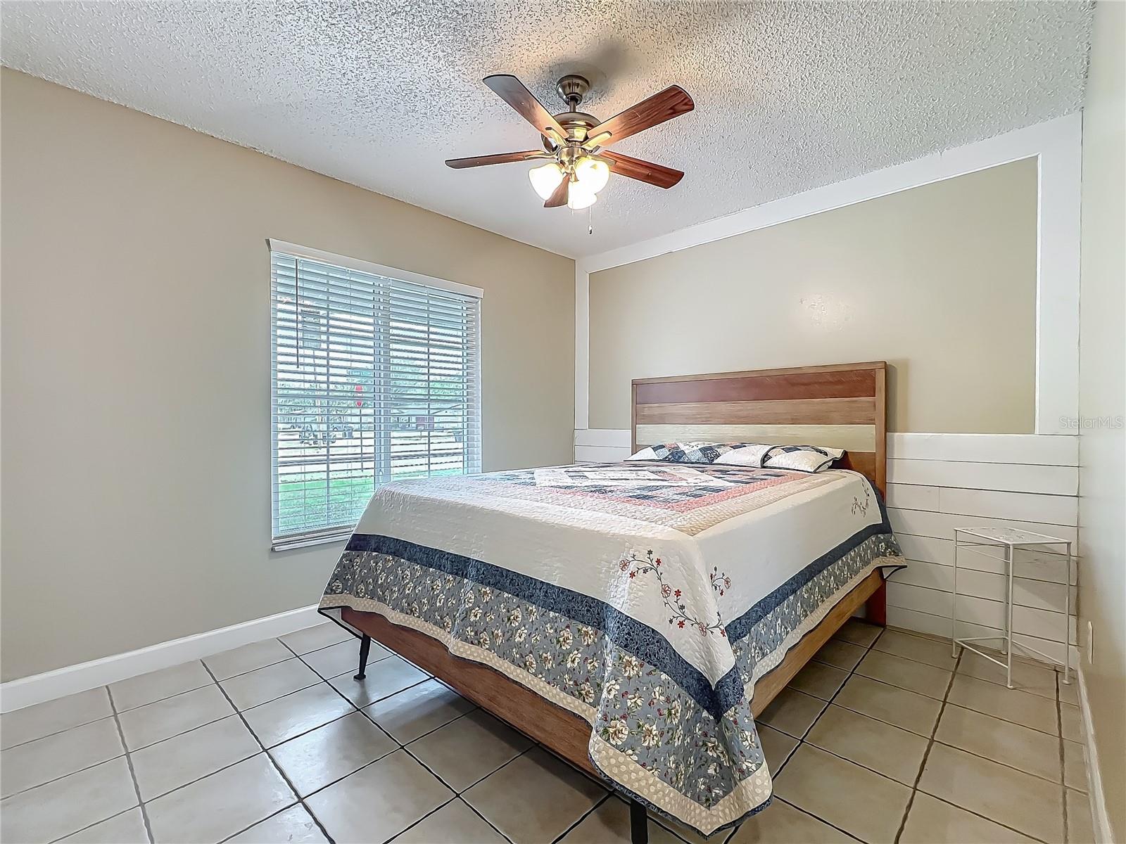 Image 23 of 72 For 898 Hendry Drive