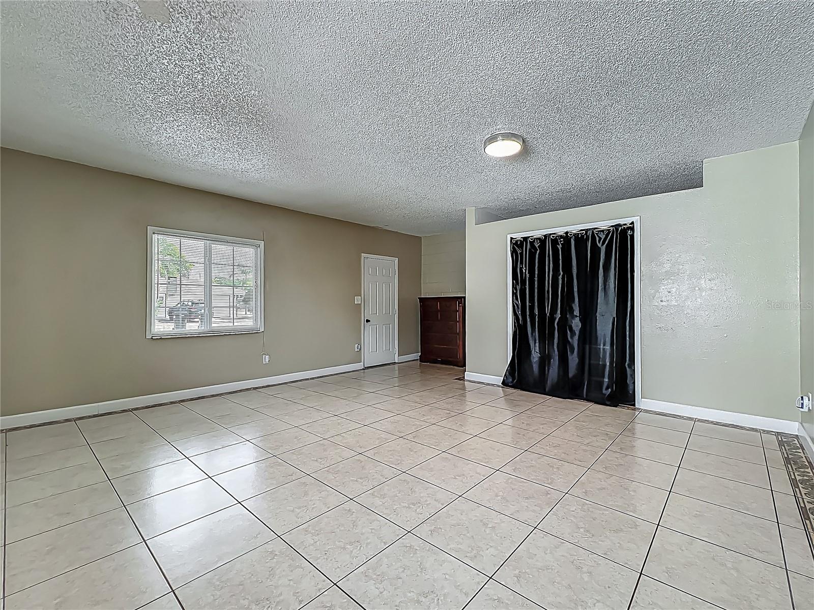 Image 26 of 72 For 898 Hendry Drive