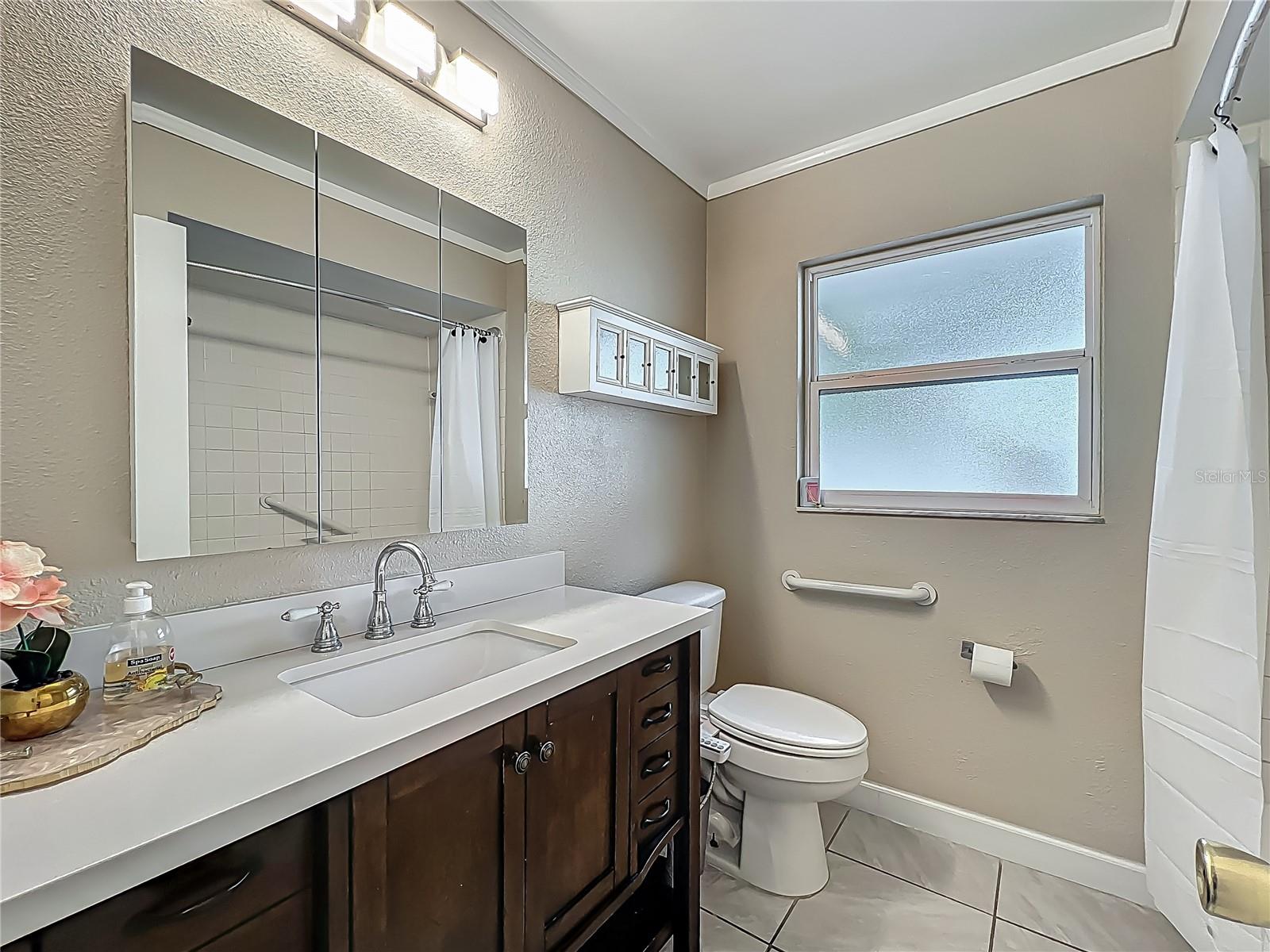 Image 28 of 72 For 898 Hendry Drive