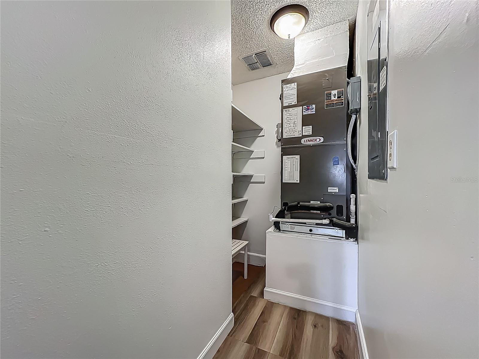 Image 40 of 72 For 898 Hendry Drive
