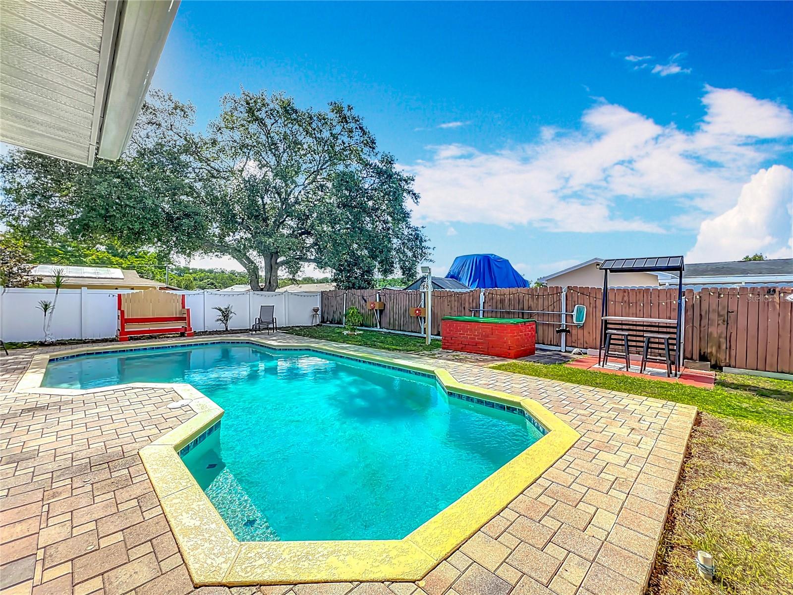 Image 46 of 72 For 898 Hendry Drive