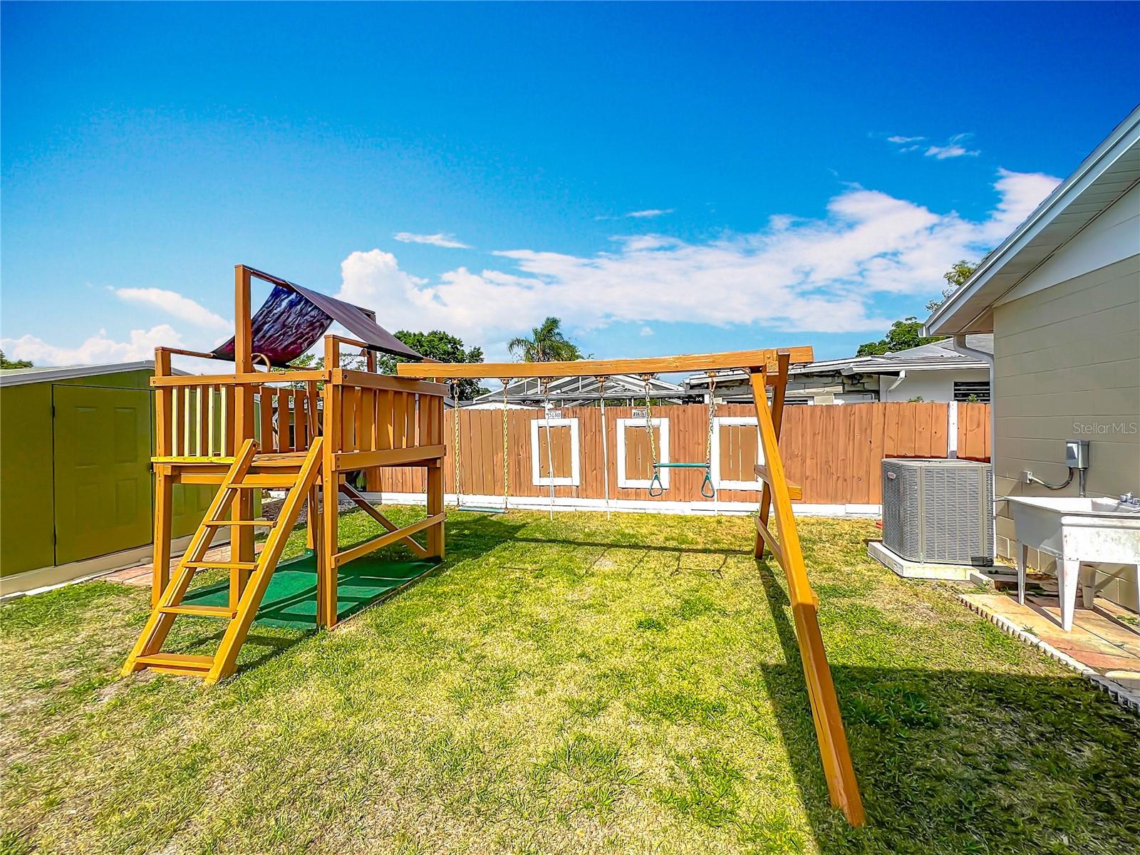 Image 53 of 72 For 898 Hendry Drive