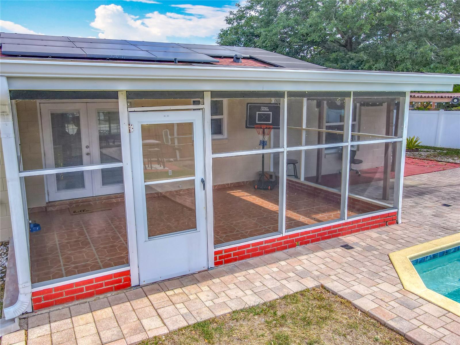 Image 57 of 72 For 898 Hendry Drive