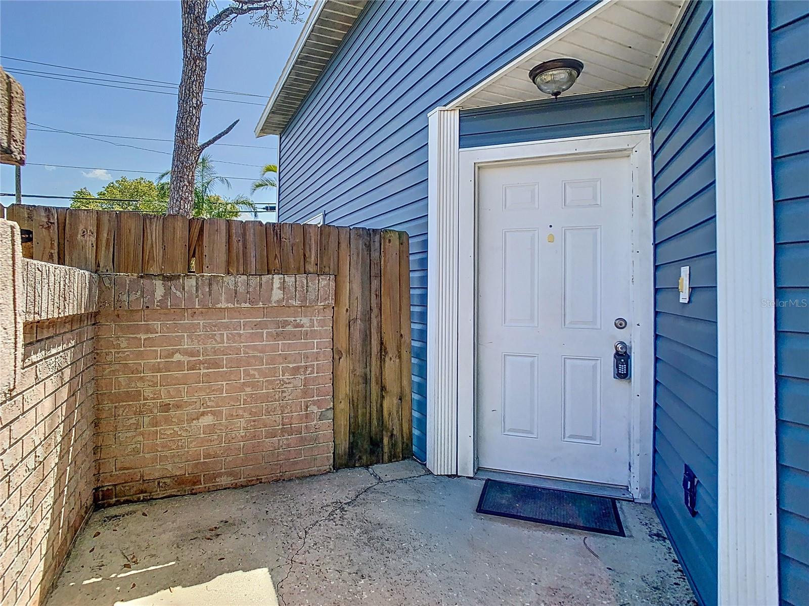 Image 12 of 63 For 702 White Pine Avenue