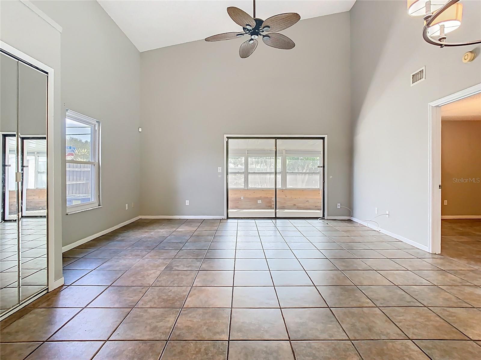 Image 14 of 63 For 702 White Pine Avenue