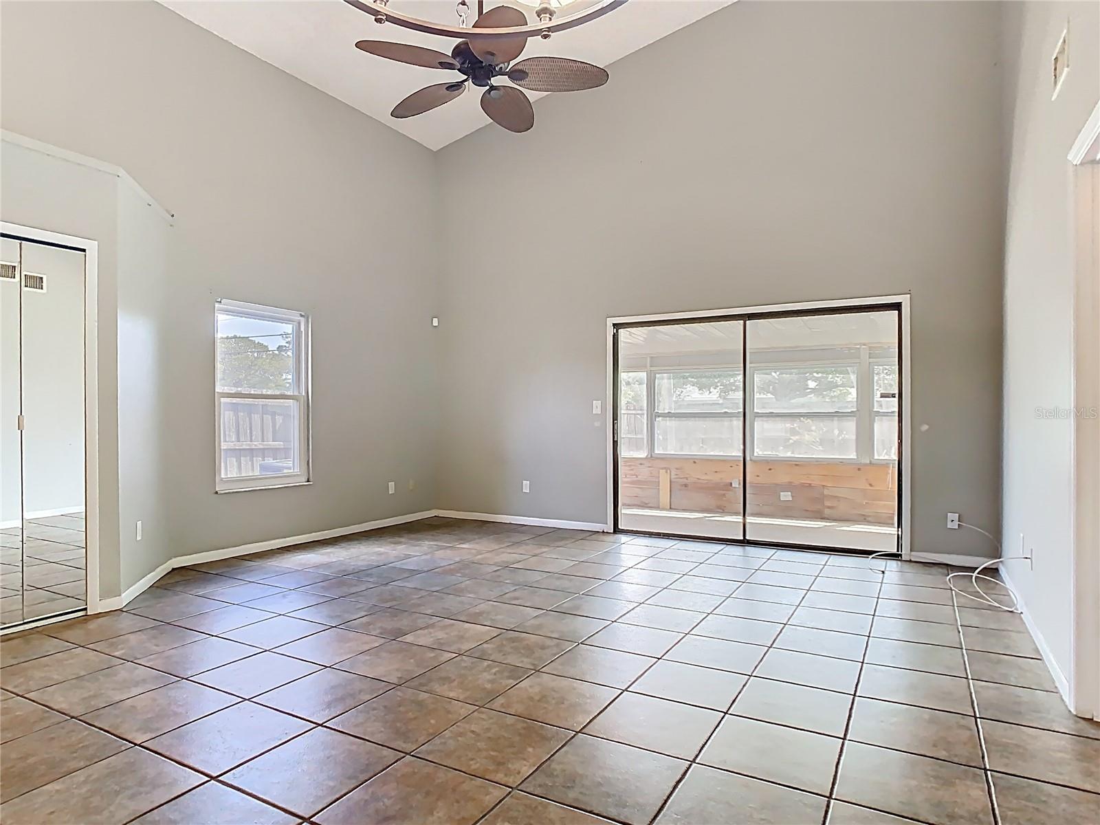 Image 16 of 63 For 702 White Pine Avenue