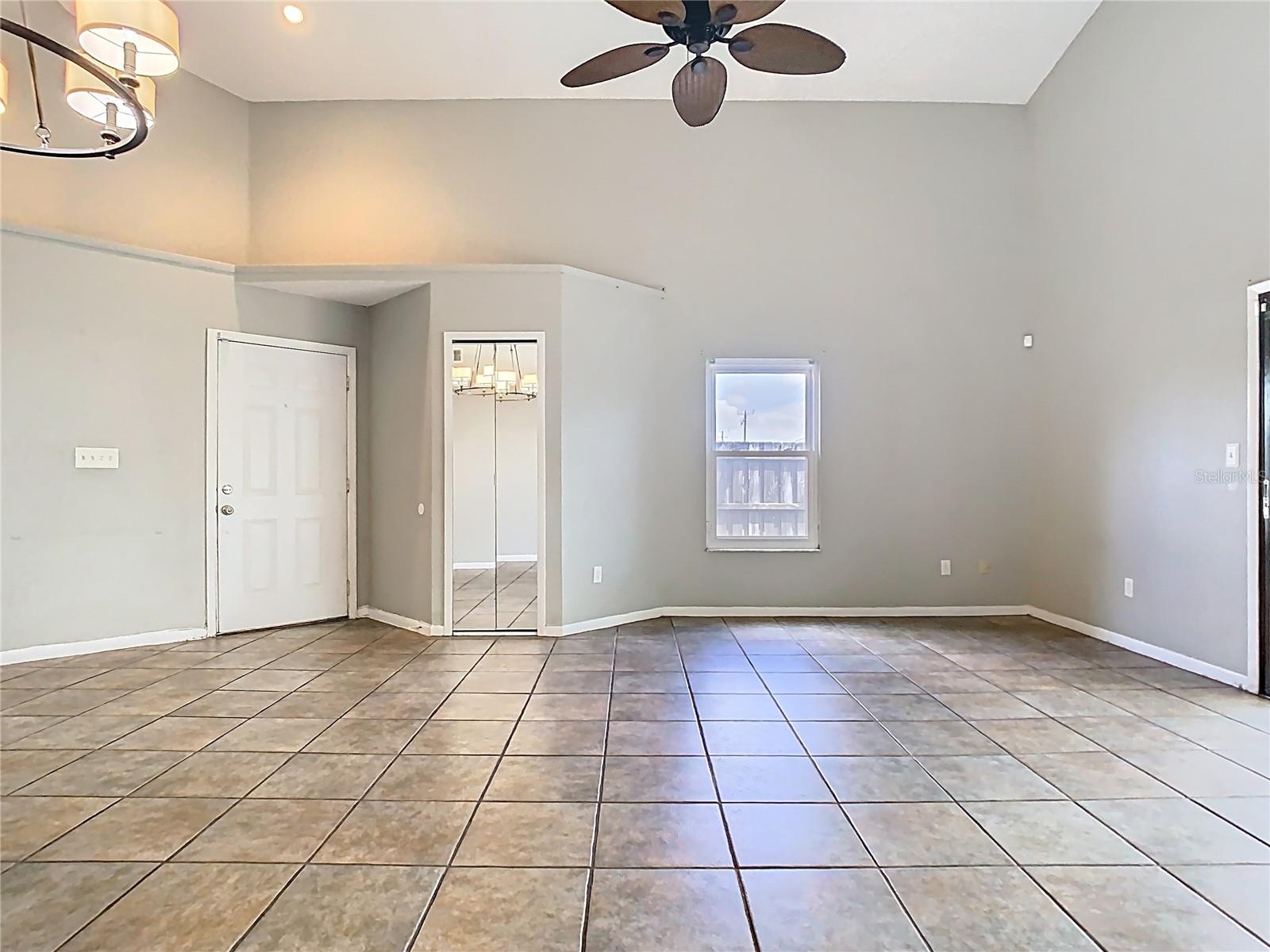 Image 17 of 63 For 702 White Pine Avenue