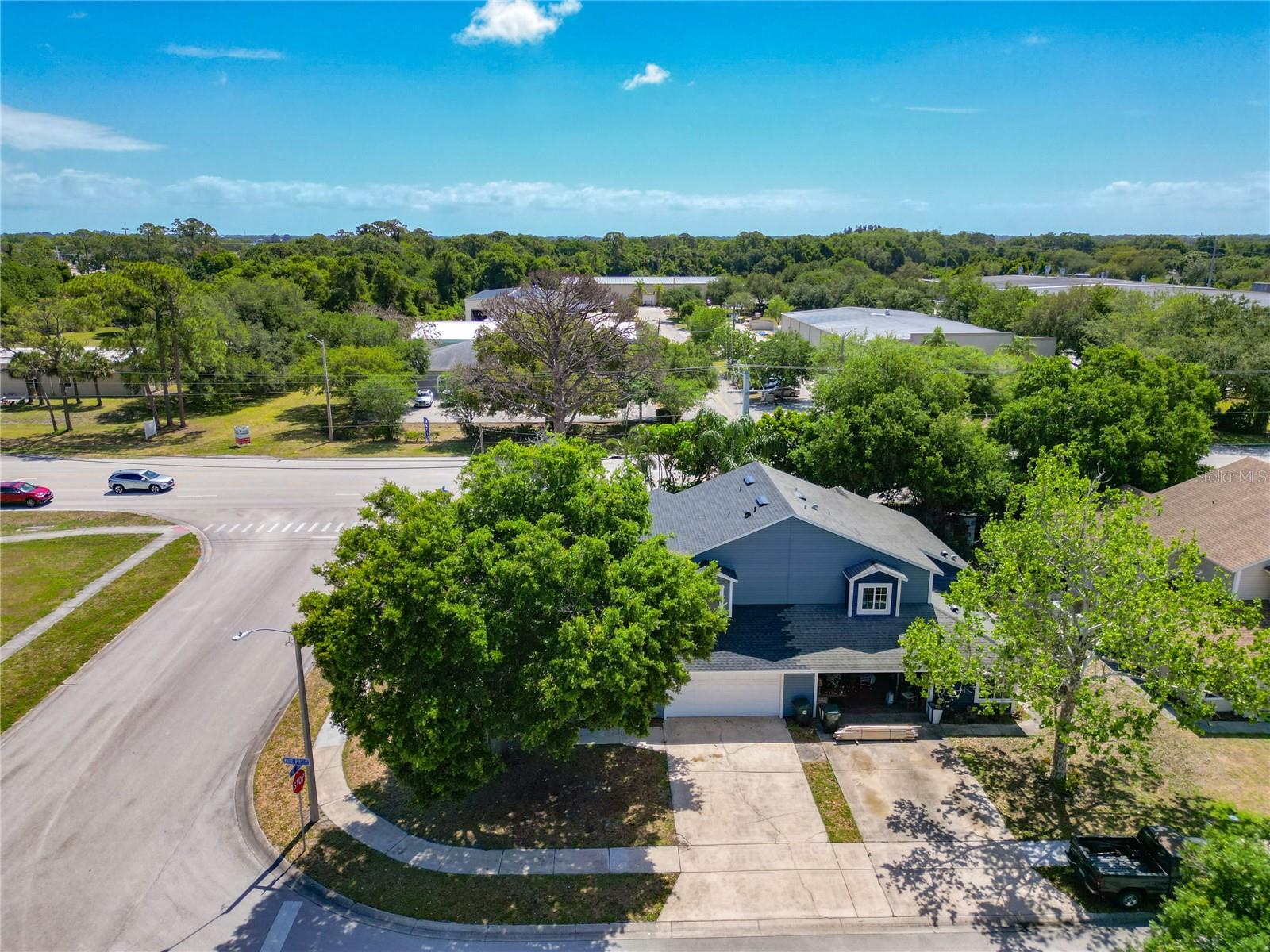 Image 4 of 63 For 702 White Pine Avenue