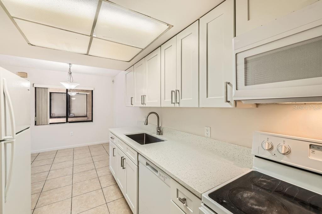Image 6 of 11 For 5321 Vineland Road