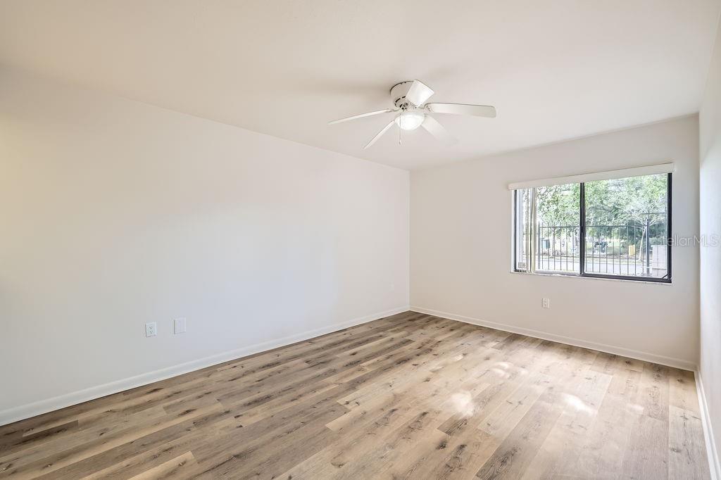 Image 7 of 11 For 5321 Vineland Road