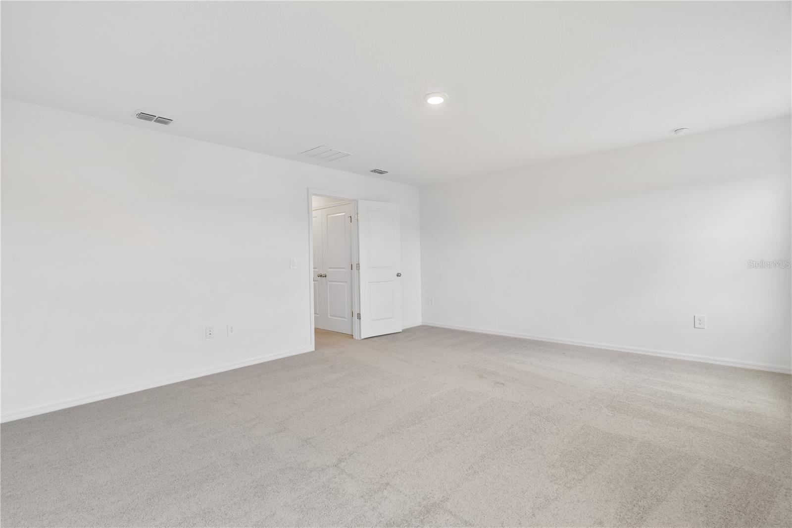 Image 12 of 31 For 5682 Nispero Way