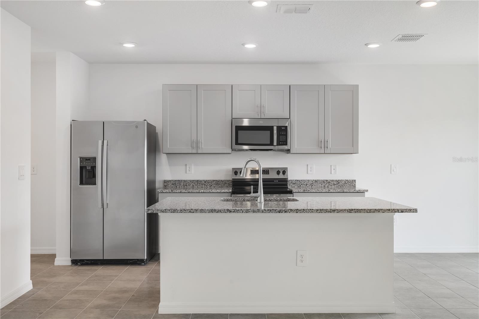 Image 4 of 31 For 5682 Nispero Way