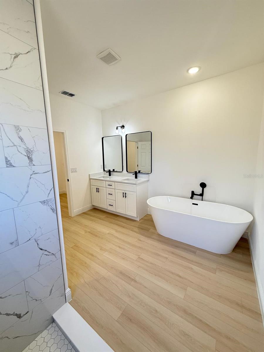 Image 13 of 24 For 14145 47th Avenue