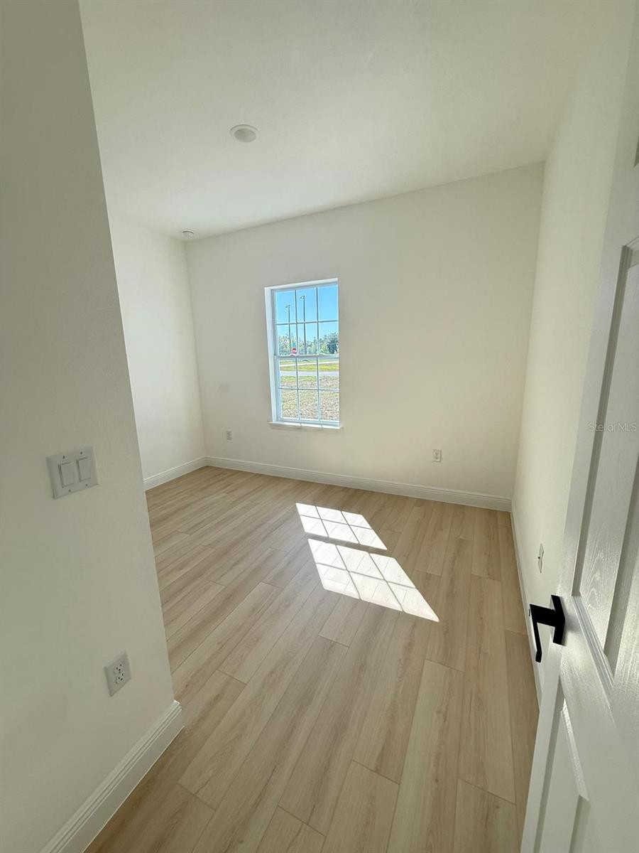 Image 21 of 24 For 14145 47th Avenue