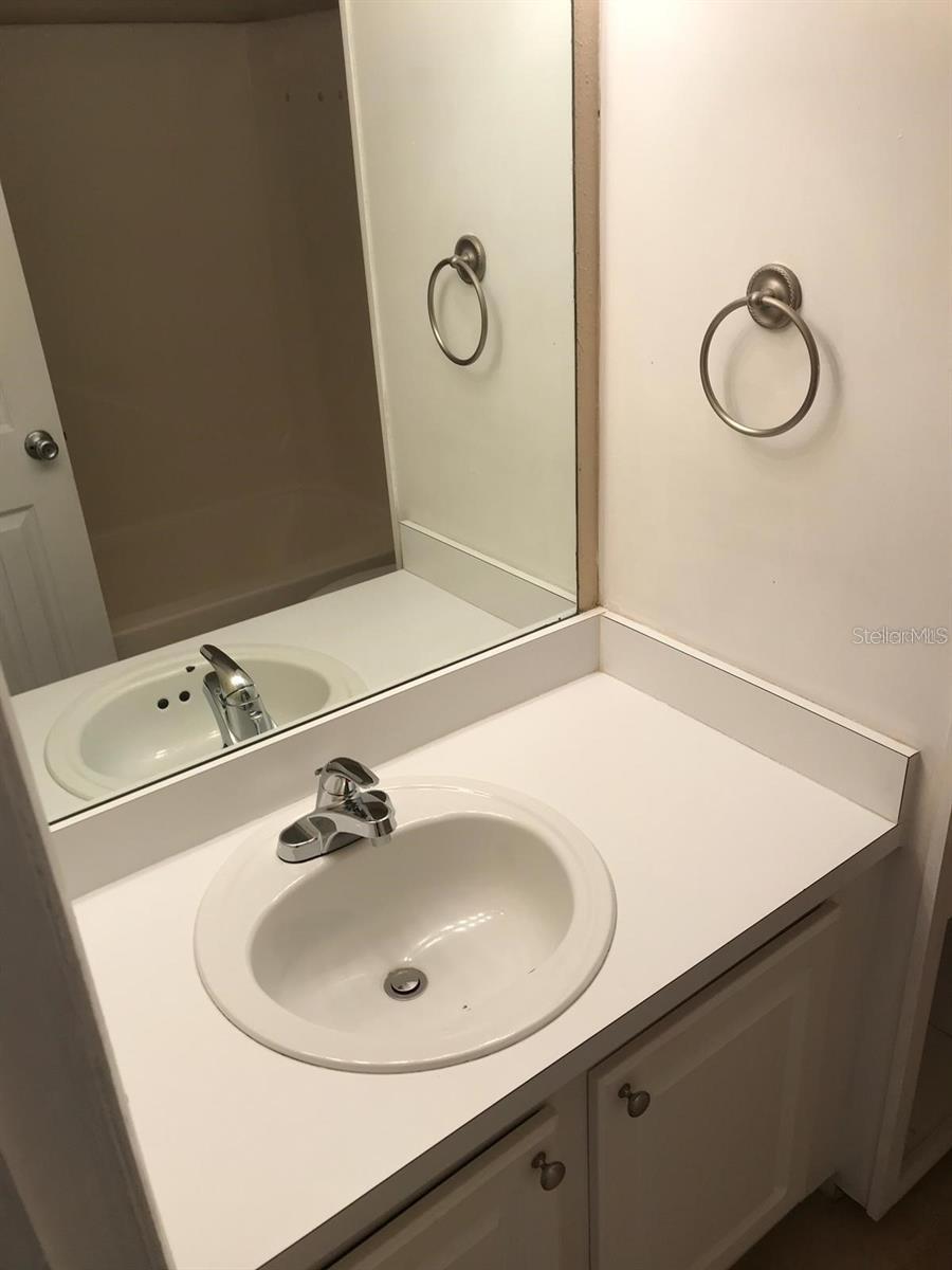 Image 11 of 17 For 133 Oyster Bay Circle 330