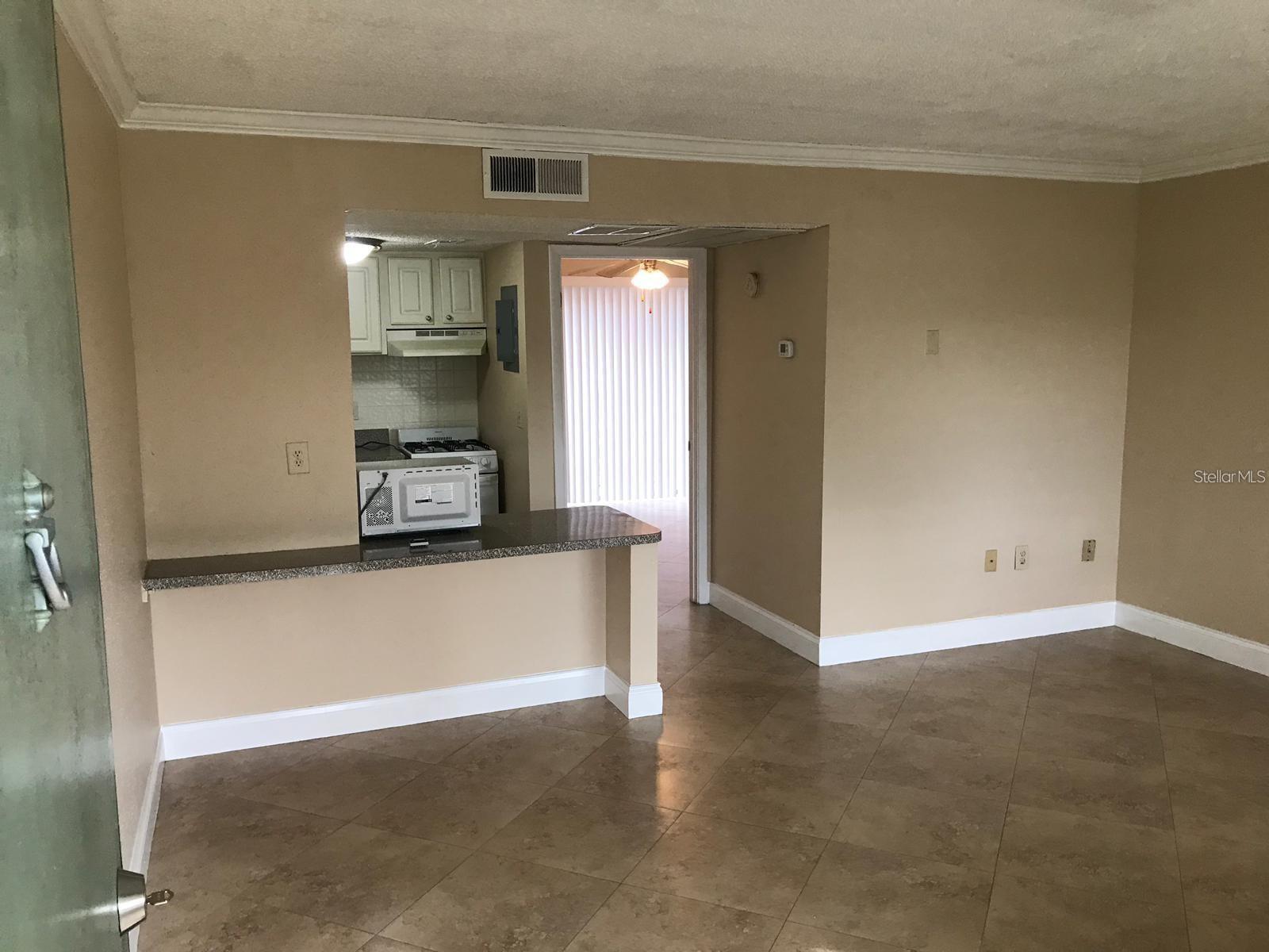 Image 6 of 17 For 133 Oyster Bay Circle 330