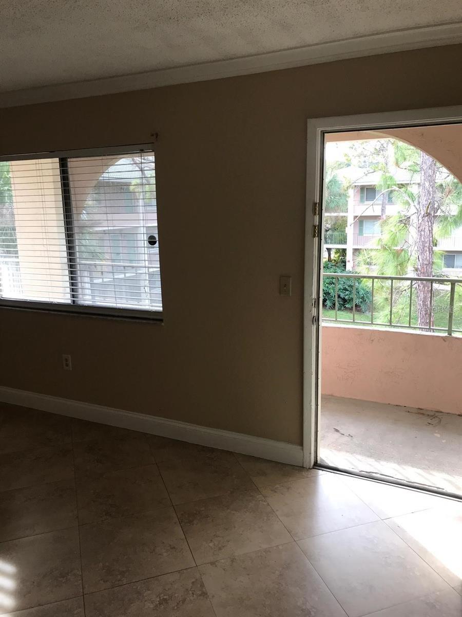 Image 7 of 17 For 133 Oyster Bay Circle 330