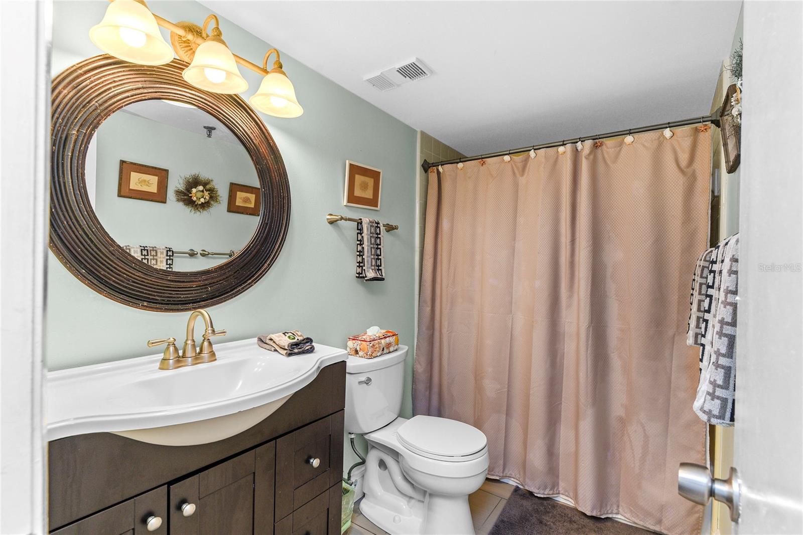 Image 25 of 40 For 5301 Atlantic Avenue 51